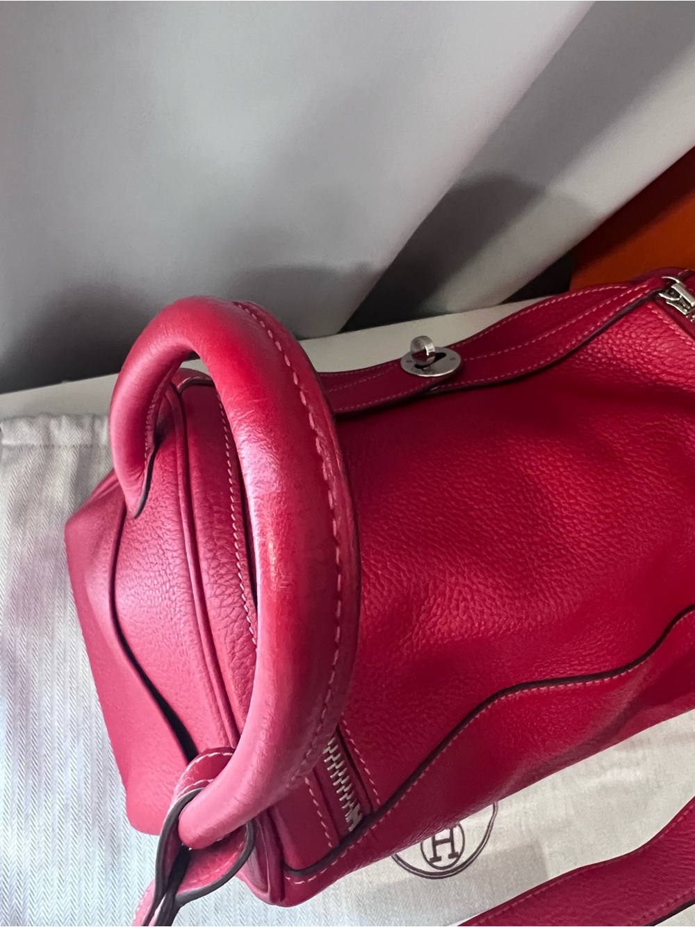Hermes Lindy 30 Leather Bag with Silver Hardware - Picture 8 of 14